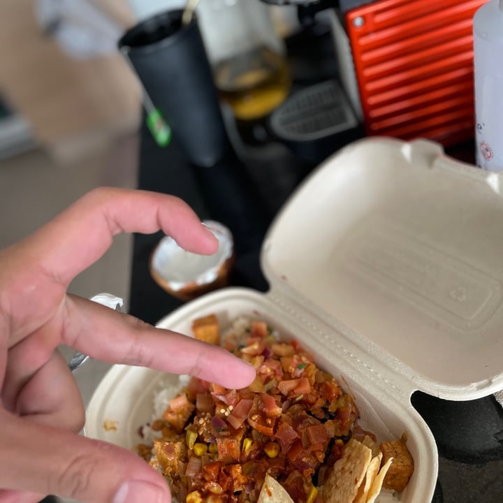 review photo of Guzman y Gomez Vegan Burrito Bowl With Tofu Ranchero shared by @dazri on 29 May 2021 - review