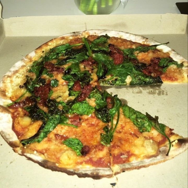 review photo of Kommetjie Pizzeria Vegan Pizza shared by @leahlikeslentils on 14 Jun 2020 - review