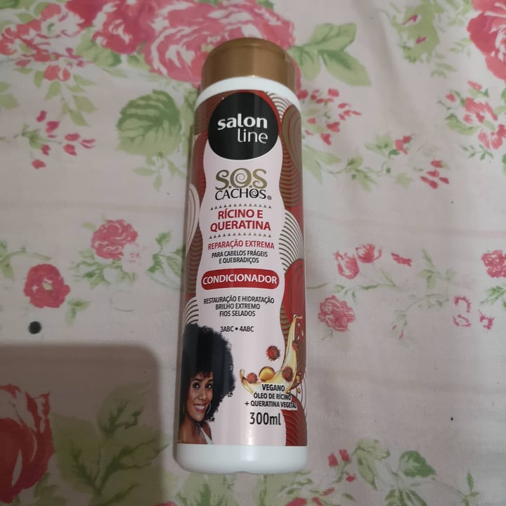 photo of Salon line SOS Cachos - Rícino E Queratina shared by @tiagosants on  22 Apr 2022 - review