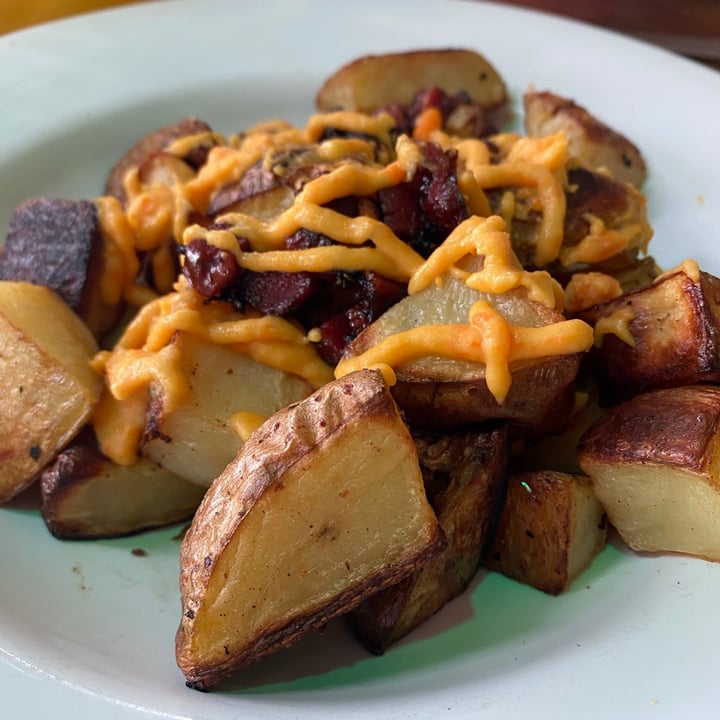 photo of Estilo Veggie Papas con cheddar y bacon shared by @aguscarb on  01 Aug 2021 - review