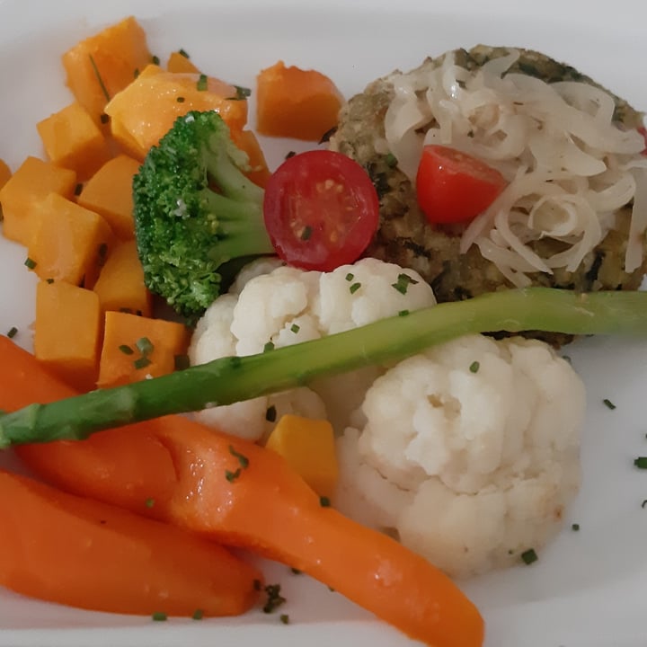 review photo of Sugar Veggie Burguer shared by @aguslla3 on 30 Apr 2022 - review