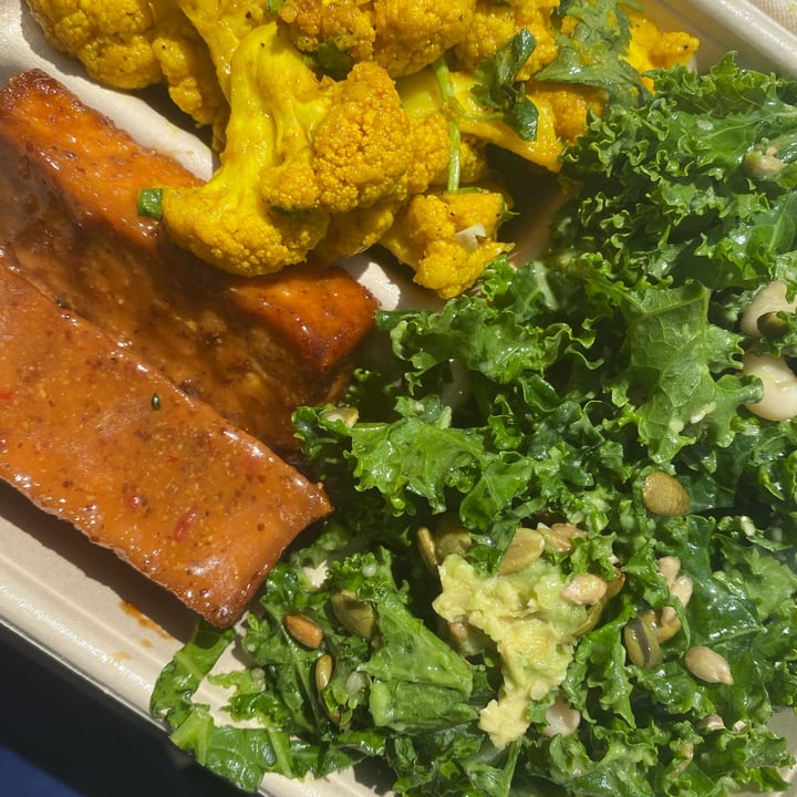 photo of Erewhon Market Combo Plate shared by @federicoparma on  21 Oct 2022 - review