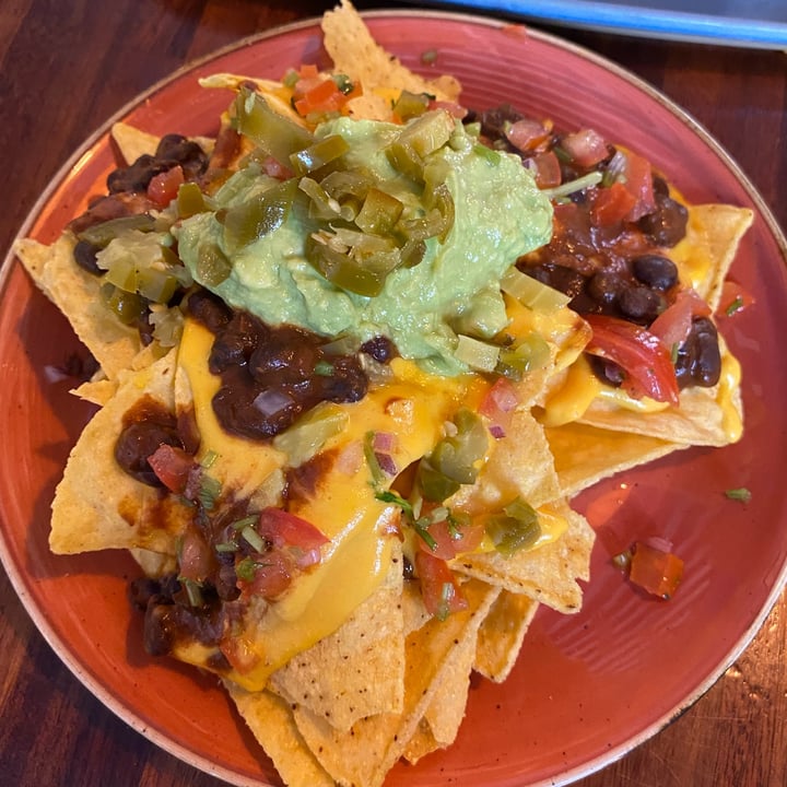 photo of Blu Bar Nachos con Guacamole shared by @annacireragros on  19 May 2022 - review