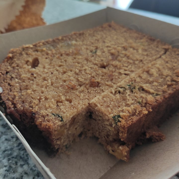 review photo of La Manteca Negra budín de ananá y albahaca shared by @dai9o on 25 Oct 2022 - review