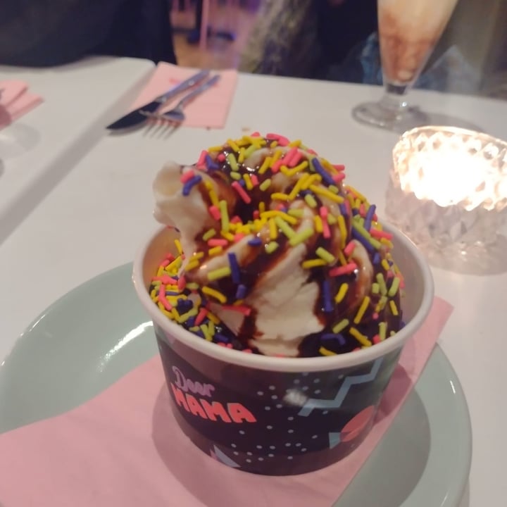 photo of Deer Mama Vegan Mylk & Burger Bar Soft Serve With Chocolate Sauce And Sprinkles shared by @madelin123 on  22 Dec 2022 - review