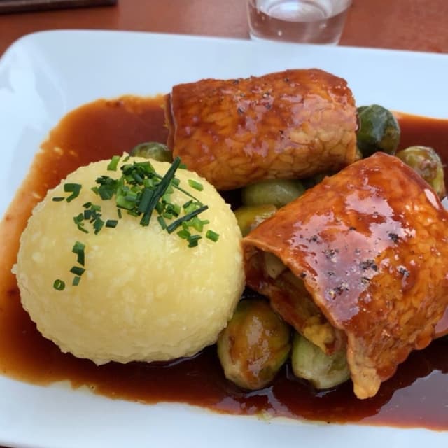 菜肴“Tempeh Rouladen”的照片