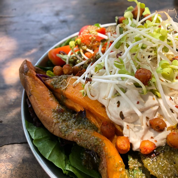 review photo of CASA NUEZA Ensalada shared by @agusgutierrez on 02 Jan 2022 - review