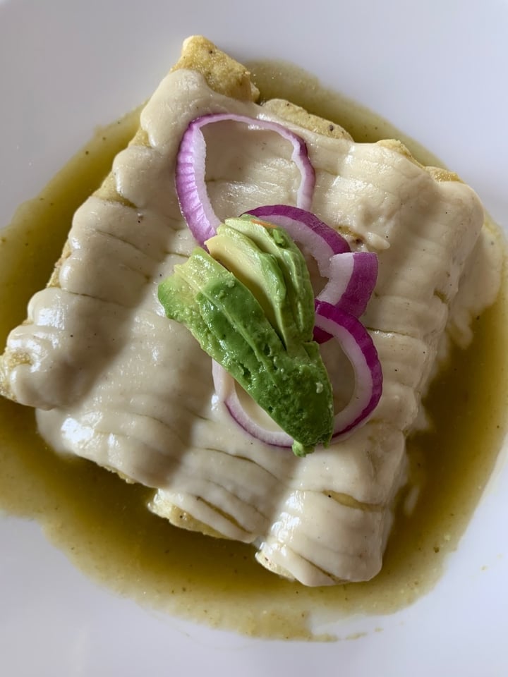 review photo of La Raíz De La Tierra Enchiladas Suizas shared by @anaulloa on 29 Dec 2019 - review