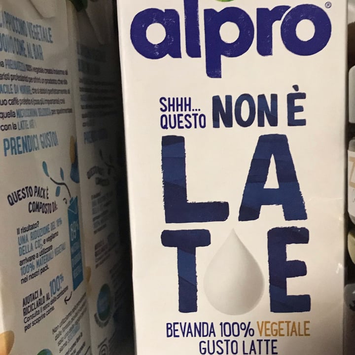 review photo of Alpro Shhh...Questo Non è Latte (CLASSICO) shared by @papereli on 18 Oct 2022 - review