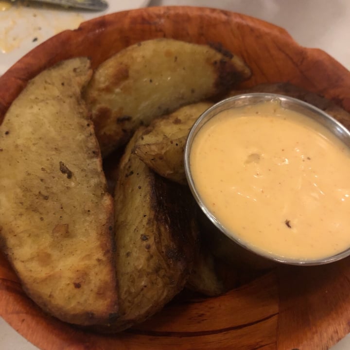 photo of Aux Vivres Plateau Potato Wedges with Chipotle Mayo shared by @erikatengesdal on  28 Dec 2019 - review