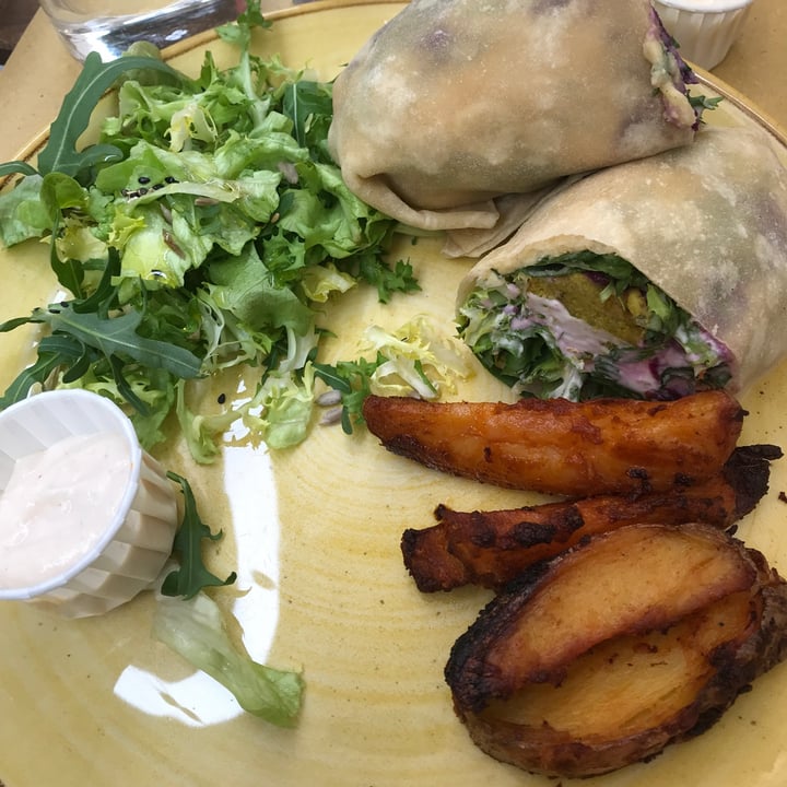 photo of Aromaticus Pita Con Falafel shared by @liatraballero on  26 Mar 2022 - review