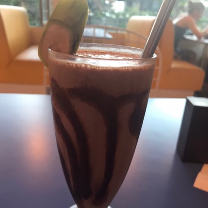 photo of Plant Cartel Chocolate Milkshake shared by @vanessaainsley on  10 May 2020 - review