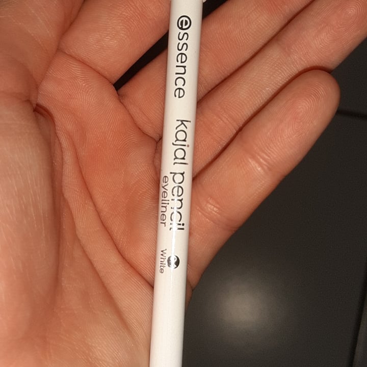 review photo of Essence Cosmetics Kajal pencil eyeliner white shared by @sofiabianco on 16 Jan 2022 - review