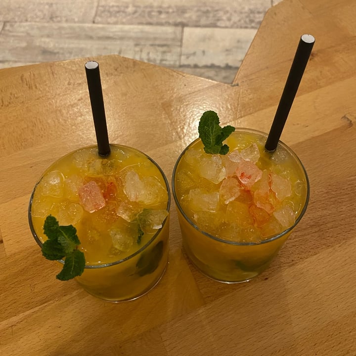 photo of Roots & Rolls Mango peach mojito shared by @nick91 on  01 Jan 2022 - review
