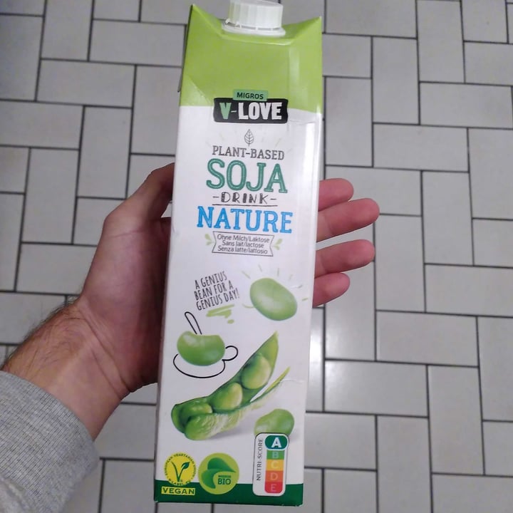 photo of Migros V-Love Soja drink shared by @letsgetit on  14 Oct 2022 - review