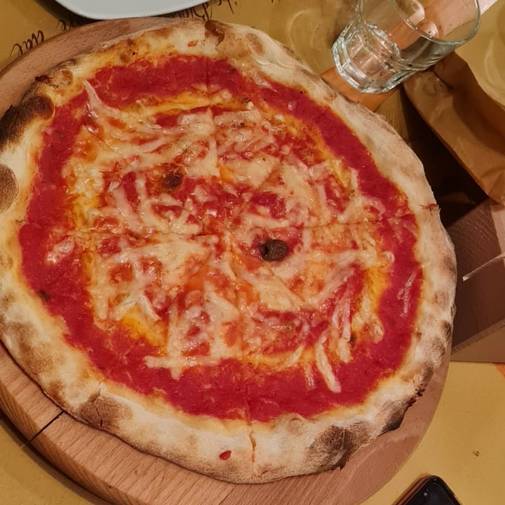 photo of Chiccoteca Pesaro Pizza margherita veg shared by @brunopoli on  28 Nov 2021 - review