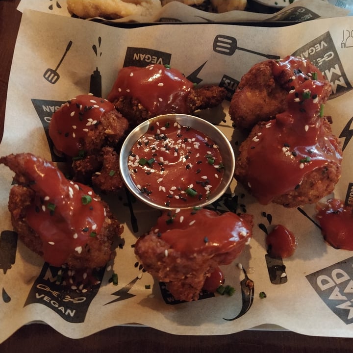 photo of Mad Mad Vegan Homemade Buffalo Coli Wings shared by @marinasnchez on  10 Jul 2021 - review