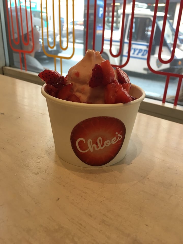 photo of Chloe's Soft Serve Fruit Co. Strawberry Soft Serve shared by @ega108 on  24 Aug 2019 - review