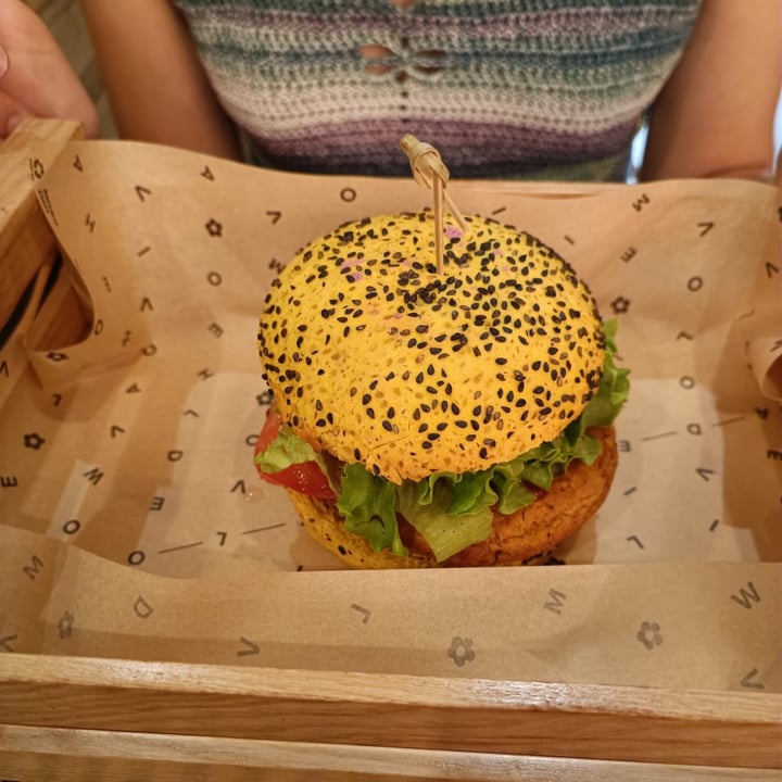 photo of Flower Burger Spicy cecio shared by @irene-falci on  25 Jun 2022 - review