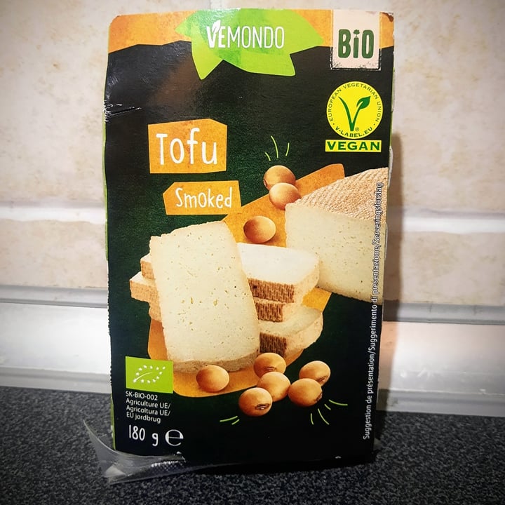 photo of Vemondo  Tofu Affumicato shared by @mediamenteveg on  23 Sep 2022 - review
