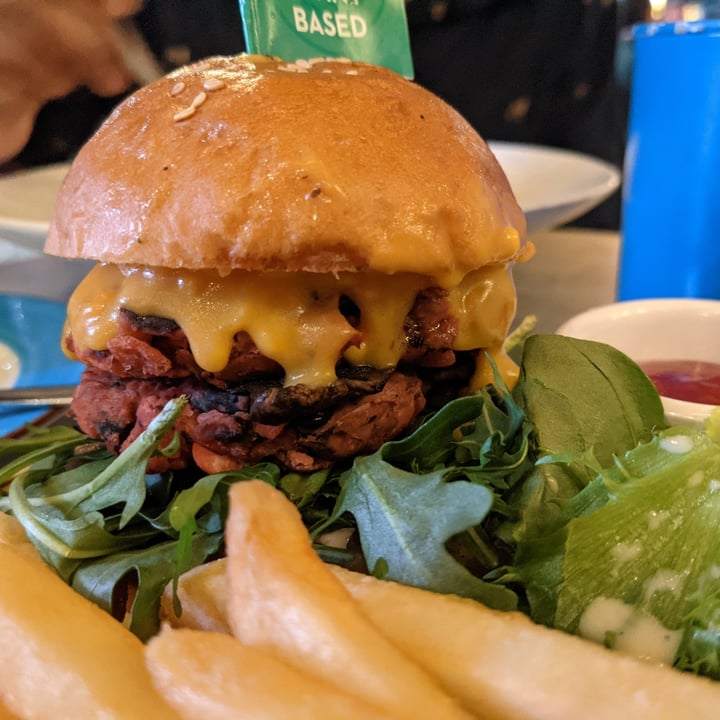 photo of Privé Wheelock Plant-Based Truffled Mushroom Swiss Burger shared by @preethiness on  10 May 2021 - review