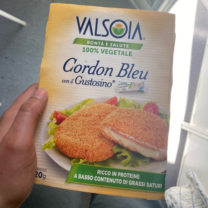 review photo of Valsoia Cordon Bleu con il Gustosino shared by @agniri on 10 Apr 2022 - review