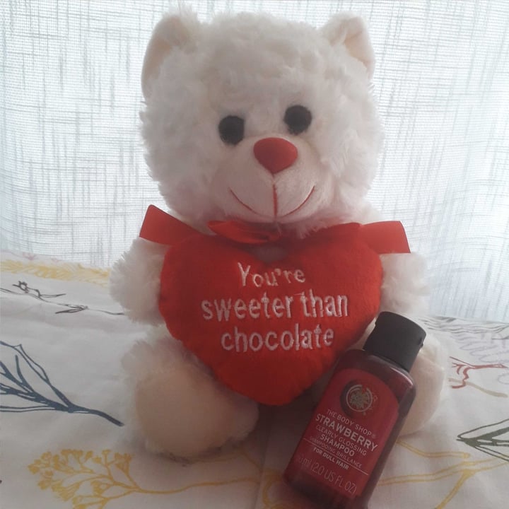 review photo of The Body Shop Strawberry shampoo shared by @karishandtheo on 18 Aug 2020 - review