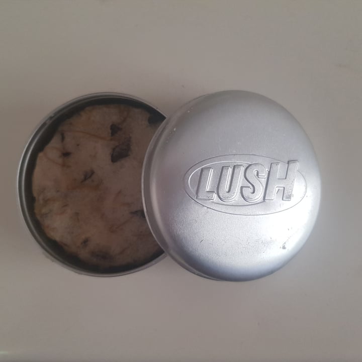photo of LUSH Fresh Handmade Cosmetics Godiva Shampoo Bar shared by @ladyliz on  20 Oct 2020 - review