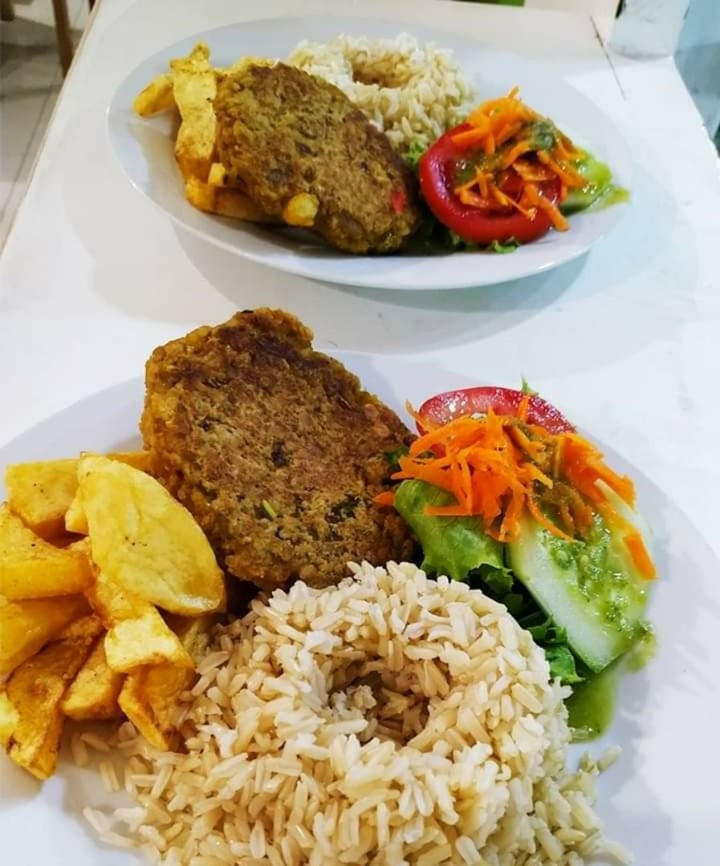 review photo of B12 Veggie Food Hamburguesa de quinoa shared by @lpalominovargas on 28 Feb 2020 - review