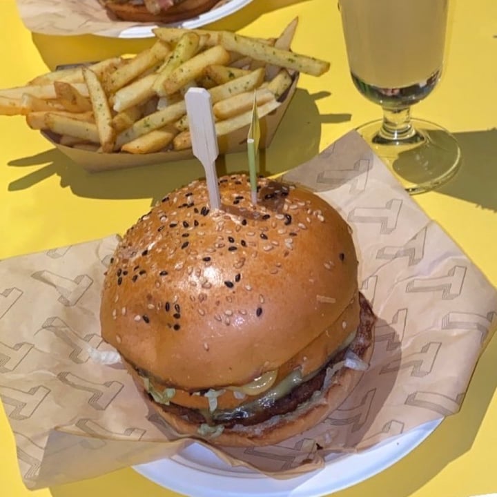 review photo of Token Vegan Big Mac shared by @niamhx on 01 Apr 2020 - review