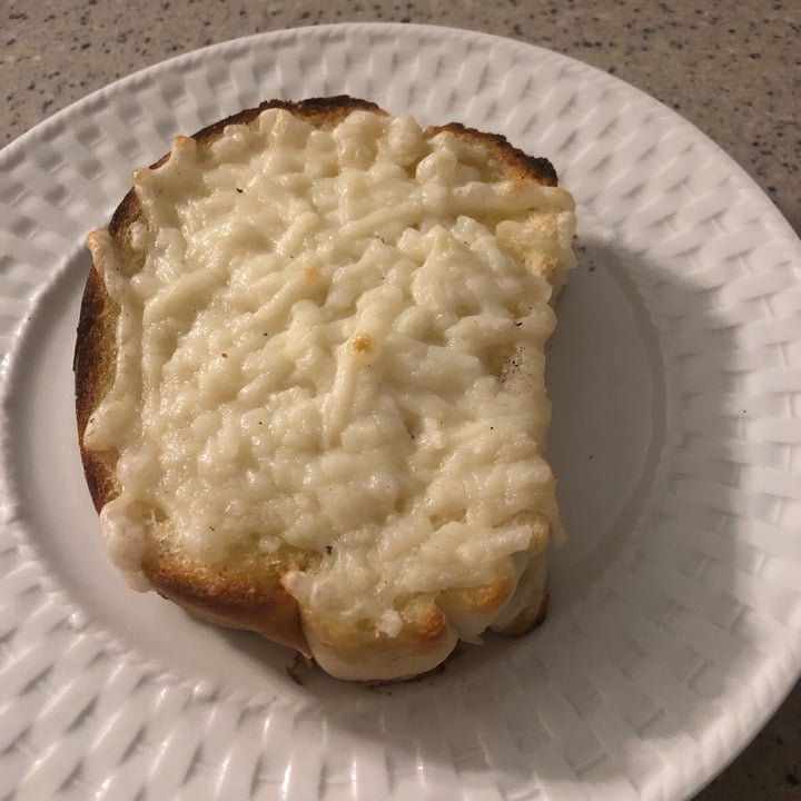 photo of Parkway Pizza Northeast Vegan Garlic Cheese Bread shared by @annettej on  25 Jun 2021 - review