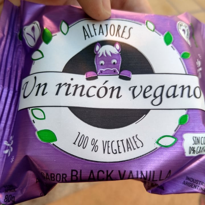 review photo of Un Rincón Vegano Alfajor Black Vainilla shared by @eleonora22indie on 26 Aug 2021 - review