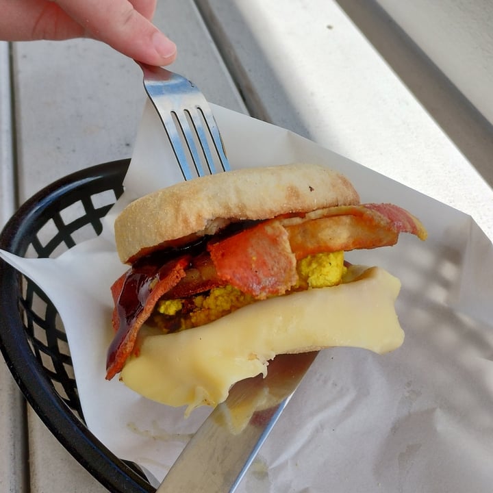 photo of Quay Canteen Vegan egg & bacon muffin shared by @thirteene on  07 Dec 2022 - review