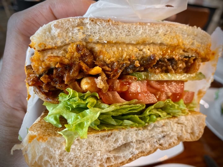 photo of nomVnom Bistro A-Lamak Burger shared by @yuan on  24 Dec 2019 - review