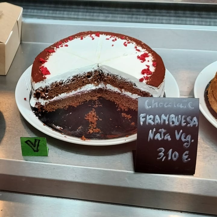 review photo of Patipatú Tarta de chocolate, frambuesa y nata shared by @sabrinamurua on 20 Mar 2022 - review