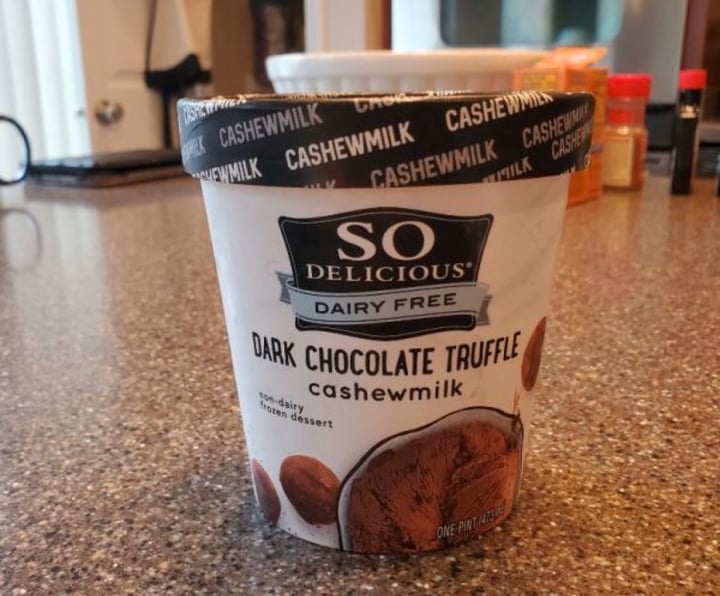 photo of So Delicious Dairy Free Dark Chocolate Truffle Cashewmilk Frozen Dessert shared by @meeganthevegan on  23 Nov 2019 - review
