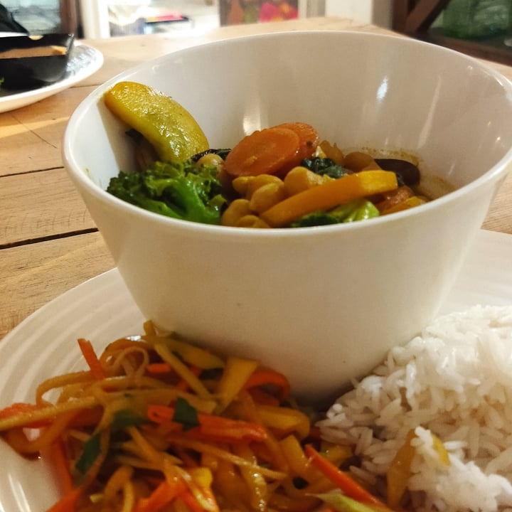 review photo of GANGES - ACADEMIA DE YOGA - MEDELLIN Curry shared by @saraluer on 08 Jul 2022 - review