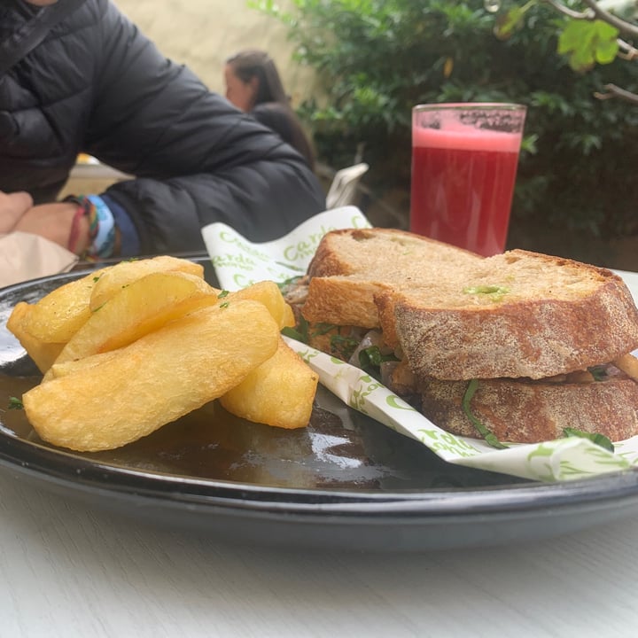 photo of Restaurante Vegano Cardamomo Sándwich shared by @lauraesr on  23 Mar 2021 - review