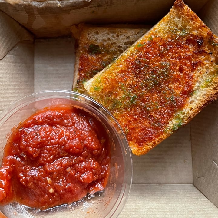 photo of Root2RiseNY Garlic bread shared by @veganfoodcrazy on  16 Mar 2022 - review