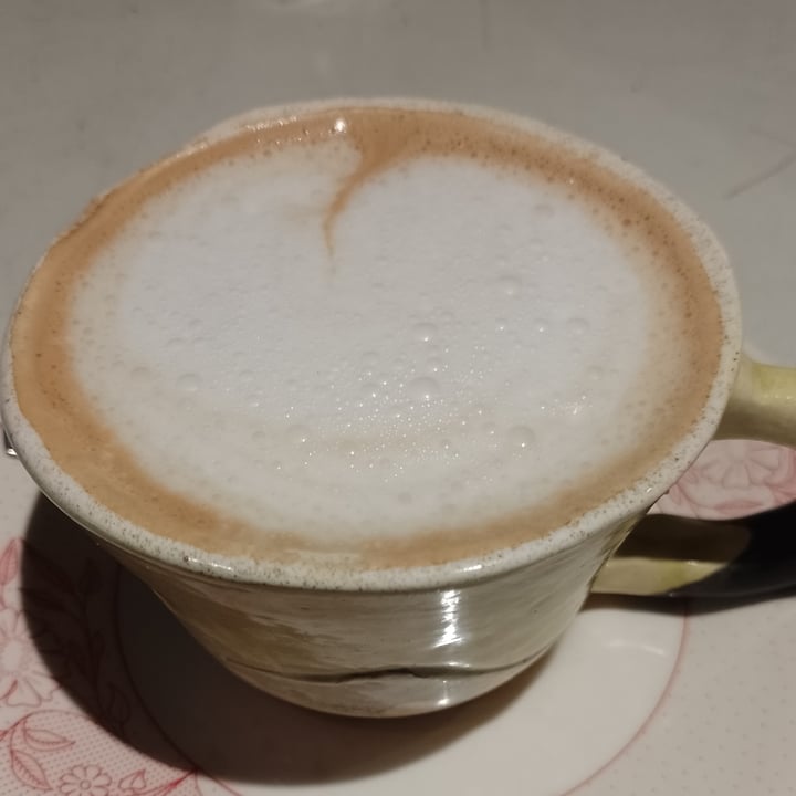 photo of Wara espacio saludable Café con leche de almendras shared by @soynayme on  09 Apr 2022 - review