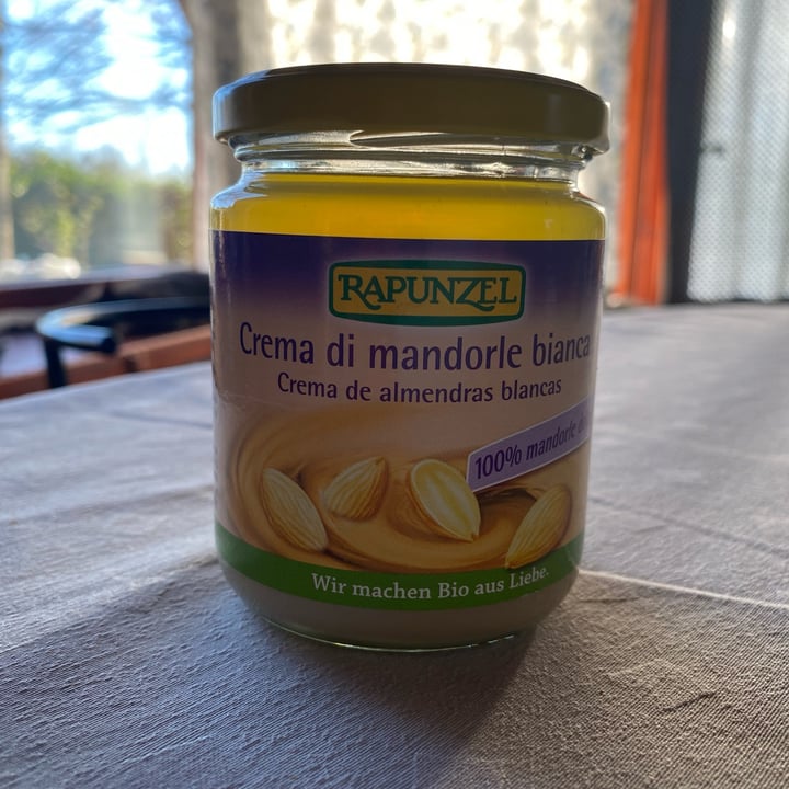 photo of Rapunzel Crema di mandorle bianca shared by @fiore2812 on  17 Dec 2021 - review