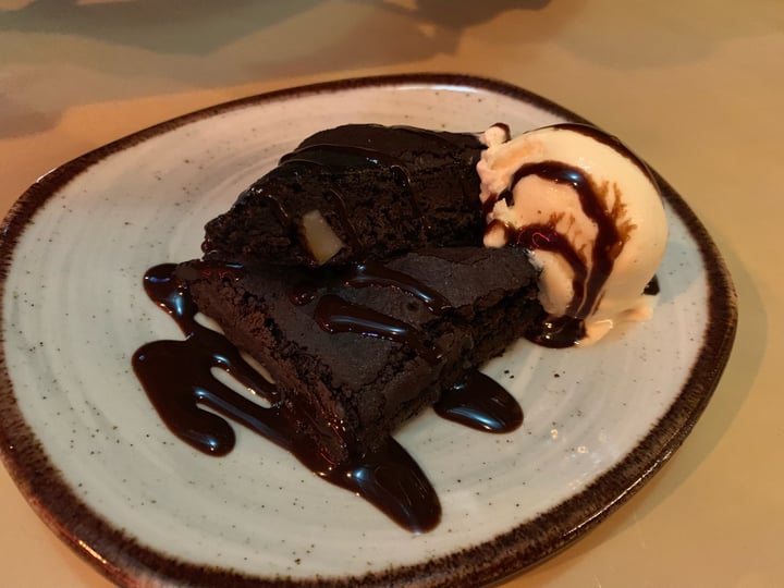 photo of Cafe Leon Interior 6 Local 3 Paseo Del Faro Vegan Brownie shared by @afxvx on  31 Aug 2019 - review