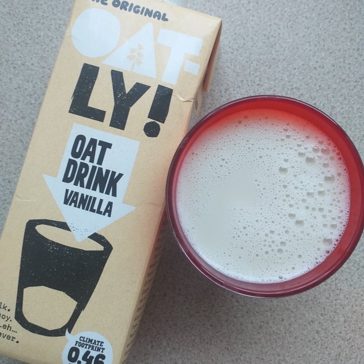 photo of Oatly vanilla oat milk shared by @klavina on  11 Dec 2021 - review