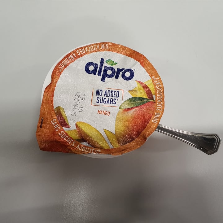 photo of Alpro alpro yogurt di soia mango shared by @chiaraar on  22 Sep 2022 - review