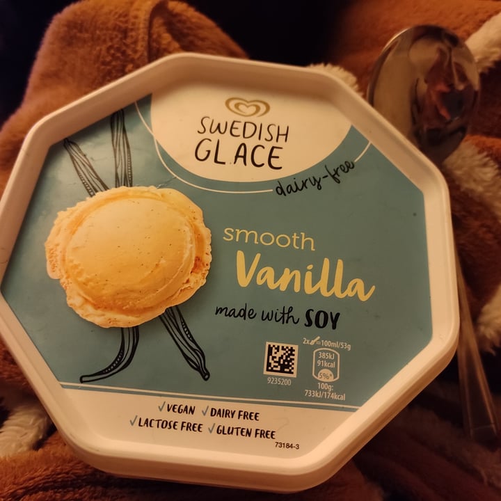 photo of Swedish Glace Smooth Vanilla ice cream tub shared by @ragamuffin on  12 Jan 2021 - review