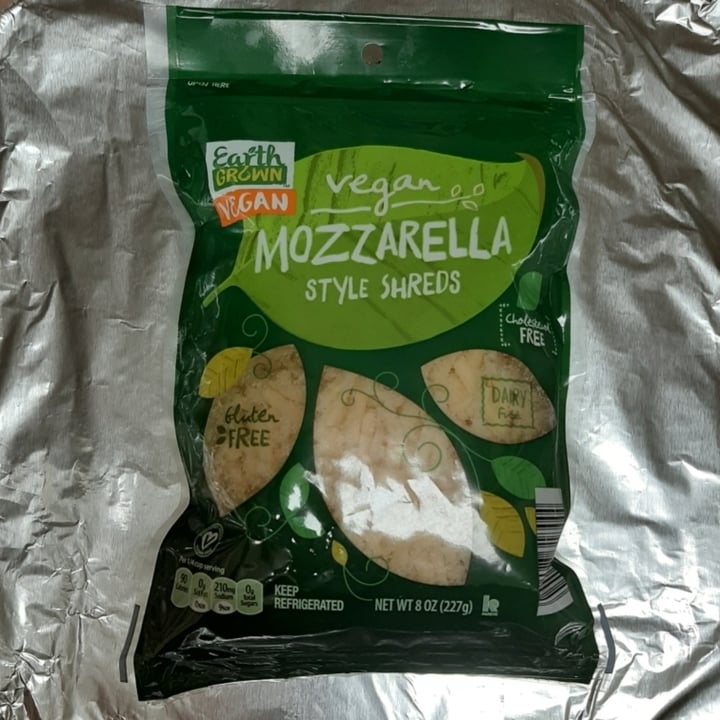 photo of Earth Grown Vegan Mozarella Style Shreds shared by @chris10091 on  22 Apr 2020 - review