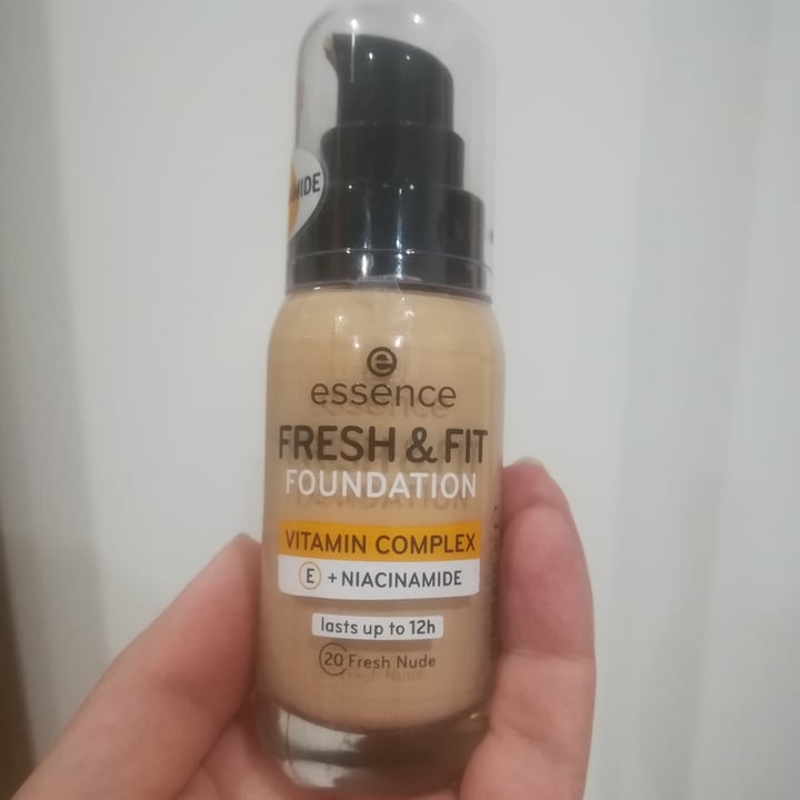 photo of Essence  Fresh & fit foundation shared by @schiller4u on  11 Jun 2022 - review