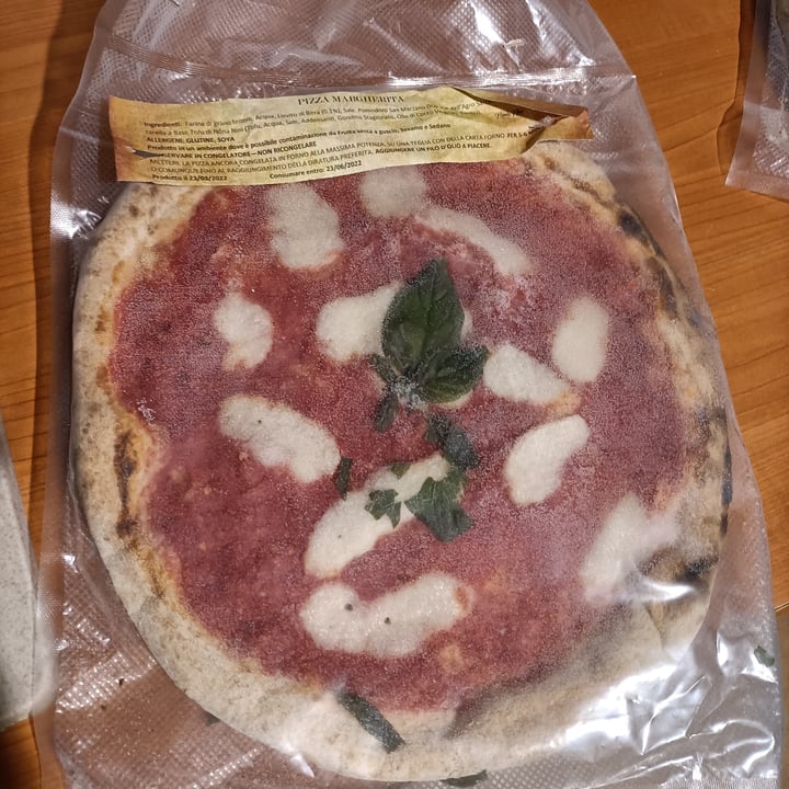 photo of Nòna Ninì Vegan Home Restaurant Pizza margherita shared by @olli71 on  27 Mar 2022 - review