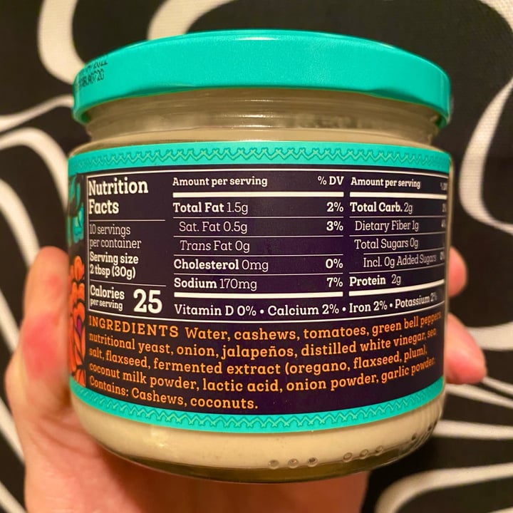 photo of Siete Family Foods Cashew Queso Blanco shared by @timvegmalone on  07 Jan 2022 - review