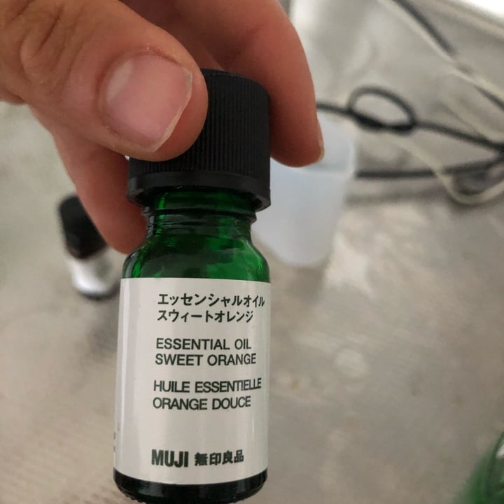 photo of Muji Sweet Orange Pure Essential Oil shared by @laveganamasmolona on  19 Jun 2022 - review